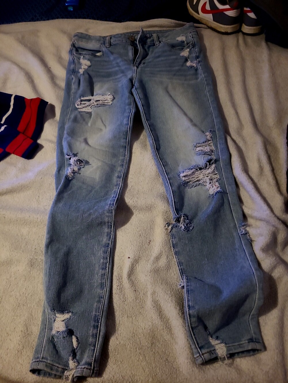Size 10R American Eagle Hi-Rise Jeggings "The dream Jean", Distressed Light Wash